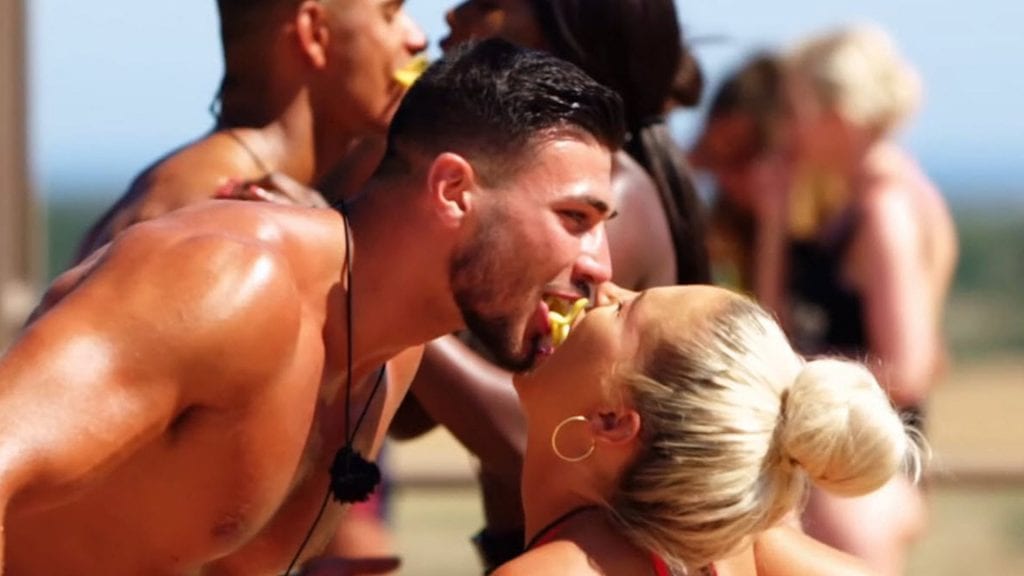 watch love island unseen bits online free