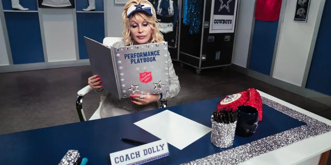 Dolly Parton Steals the Thanksgiving Spotlight Live Halftime Show for