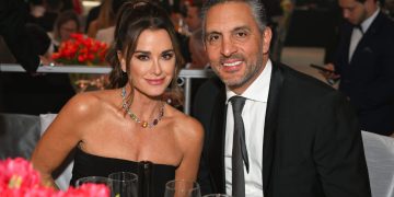 Who is Mauricio Umansky Dating? Spotted With New Girlfriend After Separation With Kyle Richards