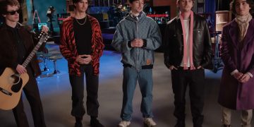 Timothee Chalamet Appears on SNL With His Viral Lookalikes For January 25 Episode