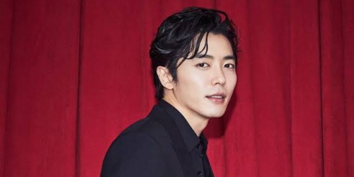 Kim Jae Wook to Bring Depth and Charm as a Chaebol Heir in New Romantic Comedy ‘Secret Audit’
