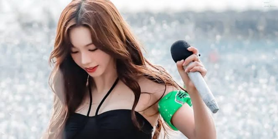 aespa’s Karina Faces Mixed Reactions After Solo “Waterbomb 2025” Performance Amid Lip-Syncing Controversy